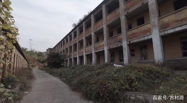 河北废弃的军工厂,荒凉满目恍如隔世,大量住宅空置几十年